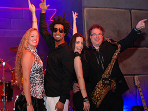 George Jackson als Partyband